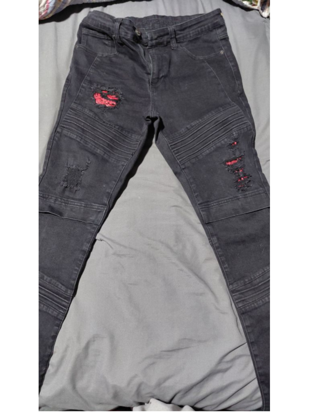 Men's Rue21 Black Skinny Jeans with Red Distressing Waist 30
